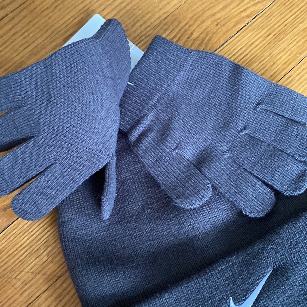 Nike hat and gloves set NWT - Picture 4 of 4